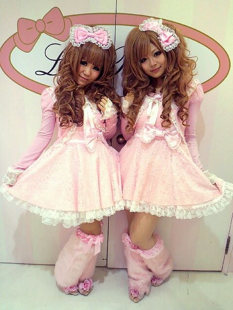 Hime Gyaru Aesthetic, Hime Gal, Himekaji Gyaru, Ribbons Galore, Gyaru Aesthetic, Gyaru Style, Kawaii Cutecore, Harajuku Aesthetic, Hime Gyaru