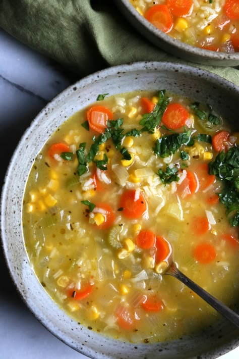 Vegetarian Rice Soup, Vegetable Rice Soup, Blender Soups, Vegetable Ramen, Vegetarian Rice, Rice Soup Recipes, Ramen Noodle Soup, Vegetable Rice, Easy Vegetable