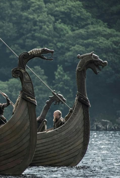 Drakkar Viking Boats, Barco Viking, Vikings Art, Viking Aesthetic, Viking Ships, Arte Viking, Dragon Heads, Navi A Vela, Viking Dragon