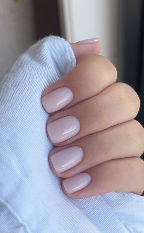 One Colour Nails Short, Natural Nails Painted Simple, Basic Gel Manicure, Regular Polish Manicure, Short Squoval Nails Spring, Nails Wide Nail Bed, Short Minimal Nails, Short Painted Nails Simple, Short Office Nails