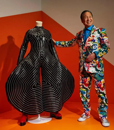 Japanese Couture, Yamamoto Fashion, Triadic Ballet, Men Grunge, Oskar Schlemmer, Modeling Pictures, Automatic Drawing, Japanese Fashion Designers, Kansai Yamamoto