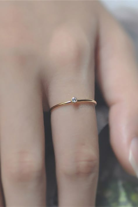 Cincin Diy, Cute Promise Rings, Hand Jewelry Rings, Pretty Jewelry Necklaces, Gold Rings Simple, Social Status, Gold Rings Fashion, Gold Rings Jewelry, Gold Ring Designs