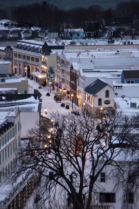 Downtown at dawn.. Mackinac Island, Michigan - December 29, 2015 - Photo by Poppins Grand Hotel Mackinac Island, Mackinac Island Michigan, Mackinaw City, Mackinac Bridge, Michigan Road Trip, Detroit Michigan, Michigan Travel, Mackinac Island, Northern Michigan