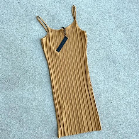 House of Harlow 1960 🪄 Bodycon Stretch Knit Tank Dress | NWT | Size Small Retail: $115 My price: $30 + ship #houseofharlow #resell #reseller #resellingtips #resellingcommunity #remixyourwardrobe #thrifted #thriftfinds Knit Tank Dress, Thrift Finds, House Of Harlow 1960, House Of Harlow, Knit Tank, Tank Dress, Knitting, Quick Saves