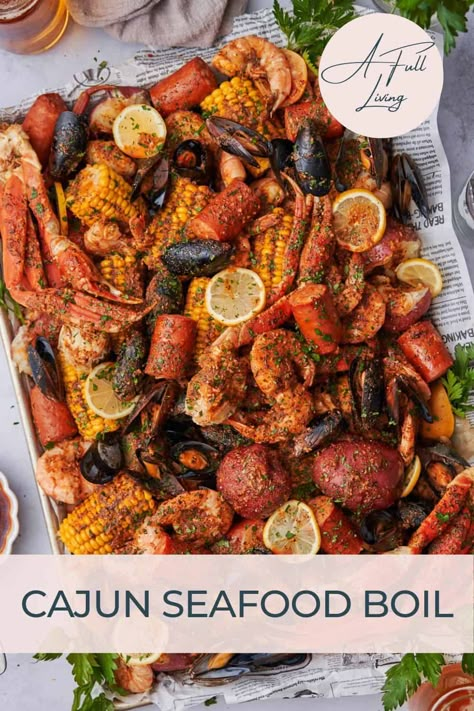 Broil Recipes Seafood, Smoked Low Country Boil, Mussel Seafood Boil, Seafood Boil Louisiana Style, Creole Seafood Boil, Seafood Boil On Grill, Cajun Low Country Boil Recipe, Crab Boil Potatoes, Low Country Boil Packets