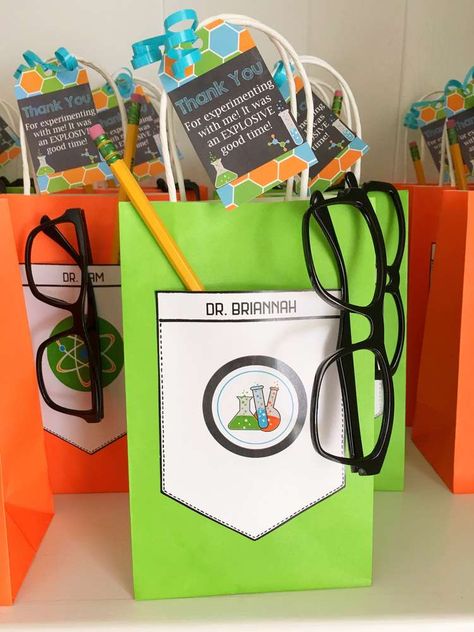 Party favors at a science birthday party! See more party planning ideas at CatchMyParty.com! Science Party Favors, Mad Scientist Birthday Party, Lab Party, Science Party Ideas, Science Themed Party, Science Birthday Party Ideas, Scientist Birthday Party, Mad Scientist Birthday, Mad Science Party