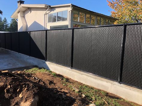 Modern Chain Link Fence, Privacy Slats, Chain Link Fence Privacy, Black Chain Link Fence, Chain Link Fence Installation, Chain Fence, Yard Privacy, Carport Ideas, Fence Installation