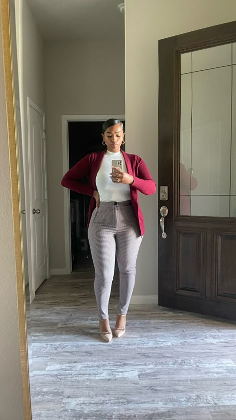 GG on Instagram: “I bring the table to the table” Woman’s Casual Work Outfits, Office Casual Outfit Black Women, Casual Work Outfits Dress, Black Women Corporate Outfits, Black Woman Business Casual, Professional Outfits Dress, Office Baddie Outfits, Cute Work Outfits Business, Baddie Business Outfits