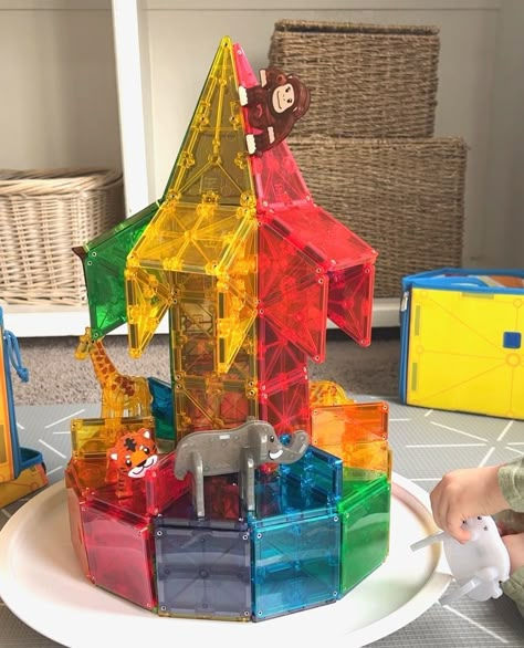 Magna-Tiles® | Magnetic Tiles on Instagram: “🎠Magna-Tiles® Carousel🎠⁠ ⁠ When your little one is finished building this fun DIY Carousel, invite the #magnamals to take a spin!😄⁠ ⁠ 🌟Tip:…” Connetix Tiles Storage, Magnetic Tiles Christmas Tree, Cool Magnatile Builds, Magnetic Tile Builds, Magnet Building Ideas, Magnatiles Ideas Buildings, Magnatile Storage Ideas, Magnetic Tiles Ideas For Kids Easy, Magnatiles Castle