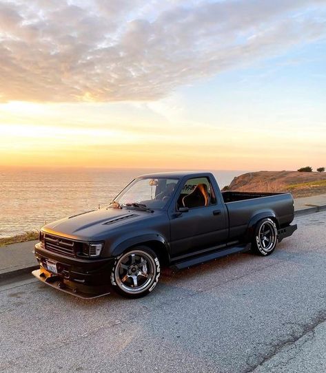 Jdm Truck, Drift Truck Toyota, Lowered Tacoma, Toyota Pickup Lowered, Modified Trucks, Toyota Mini Truck, S10 Truck Ideas, Mini Truck, Toyota Pickup