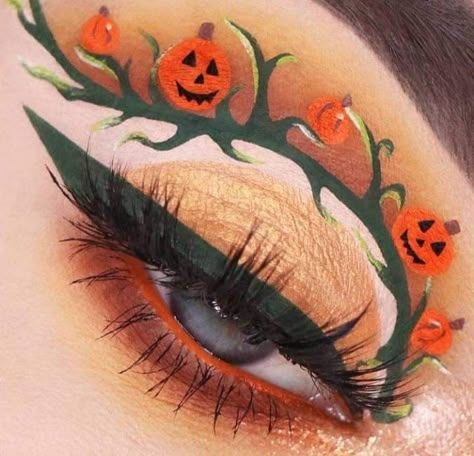 Halloween Eyeliner, Spooky Makeup, Holloween Makeup, Halloween Makeup Diy, Cute Halloween Makeup, Holiday Makeup Looks, Cool Halloween Makeup, Halloween Eye Makeup, Halloween Makeup Inspiration