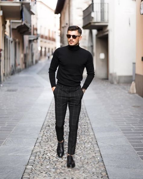 Turtleneck Outfit Men, Black Turtleneck Outfit, Black Outfit Men, Black Turtle Neck, Turtleneck Outfit, Man In Black, Mens Casual Outfits Summer, Neue Outfits, Fashion Suits For Men