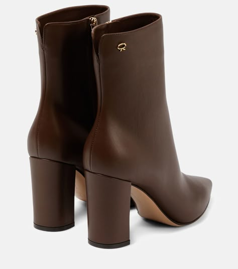 Shoe Inspo, Brown Ankle Boots, Shoe Closet, Pretty Shoes, Dream Shoes, Color Name, Gianvito Rossi, Brown Boots, Leather Ankle Boots