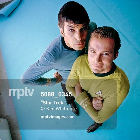 Leonard Nimoy and William Shatner on the "Star Trek" set. © Ken Whitmore / #mptvimages Spock And Kirk, Fritz Lang, Deep Space Nine, Live Long And Prosper, Star Trek Original, Starship Enterprise, Leonard Nimoy, William Shatner, Star Trek Universe