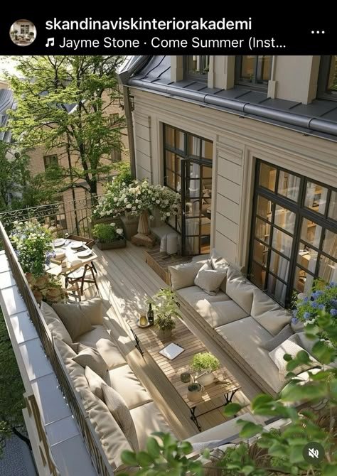 Bedroom Terrace Balcony, Apartment Rooftop Terrace, Apartment Rooftop Garden, Upstairs Terrace Ideas, Nyc Terrace Ideas, Upstairs Porch Balconies, Big Balcony Ideas Terraces, Large Balcony Ideas Apartment, Small Rooftop Terrace Design