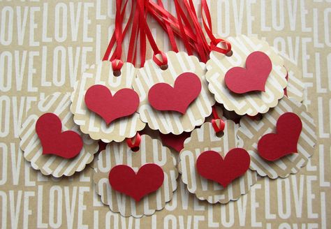 Scalloped Heart Tags - Scrapbook.com Cookies Christmas Packaging, Activity Jar, Valentine Cards To Make, Making Gift Tags, Diy Gift Tags, Storytime Crafts, Heart Gift Tags, Gift Tag Design, Valentines Gift Tags