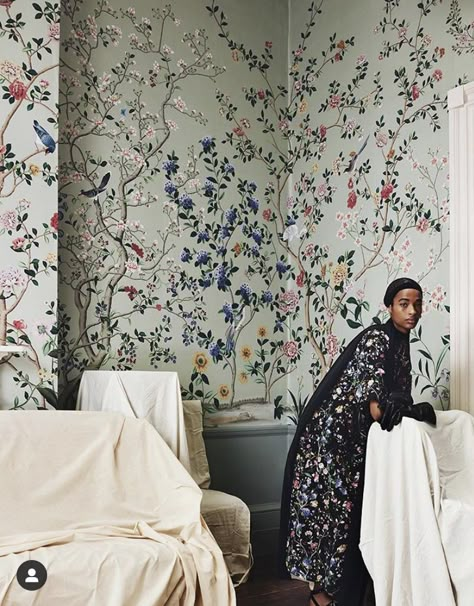 Chinoiserie Room, De Gournay Wallpaper, Wallpaper Companies, Hand Painted Wallpaper, Wallpaper Fashion, Elle Decoration, Chinoiserie Wallpaper, Painting Wallpaper, Art Deco Interior