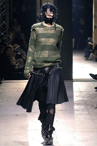 The complete Junya Watanabe Fall 2006 Ready-to-Wear fashion show now on Vogue Runway. Beat Generation, Archive Fashion, Junya Watanabe, Mode Inspo, Japanese Fashion, Punk Fashion, Runway Fashion, Fashion Inspo Outfits, High Fashion