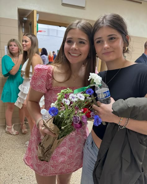 Congrats Gabbers! 8th grade graduation. On to high school! Graduation Outfit Ideas 8th Grade, 8th Grade Graduation Picture Ideas, 8th Grade Graduation Pictures, Graduation Dresses High School, 8th Grade Graduation Party Ideas, Graduation Middle School, 8th Grade Aesthetic, Middle School Aesthetic, Grade Vision Board