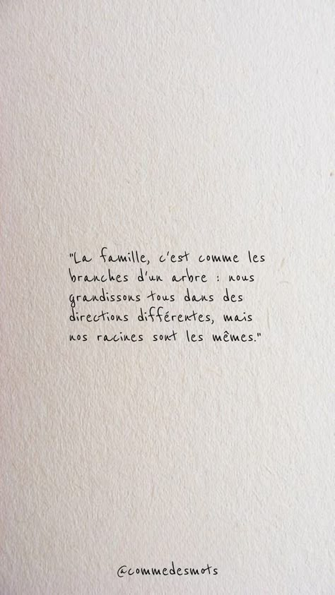 citation du jour sur le thème de la famille : "La famille, c’est comme les branches d’un arbre : nous grandissons tous dans des directions différentes, mais nos racines sont les mêmes." Citation Grand Parent, Poems About Family, Citation Parents, Family Poems, Mom Life Quotes, Album Photo, Scrapbook Albums, What Is Life About, Pretty Words