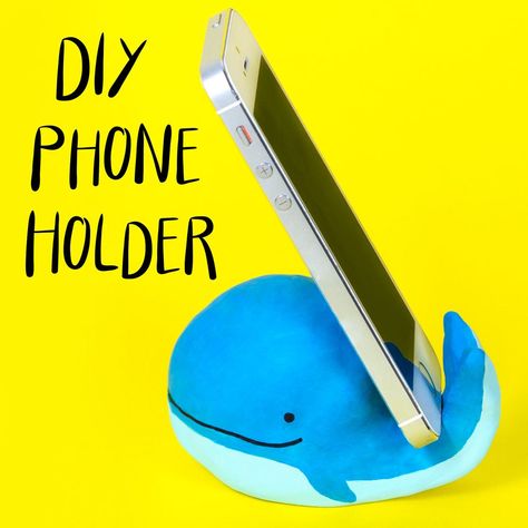 A Whale of a Phone Holder – Polymer Clay Clay Phone Stand, Mermaid Aquarium, Sculpey Ideas, Easy Polymer Clay, Animal Craft, Inexpensive Crafts, Diy Air Dry Clay, Phone Decor, Air Dry Clay Projects