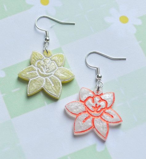 Daffodil Earrings - Spring Flower Jewellery - Statement Earrings Daffodil Color, Silver Gold Earrings, Ear Pieces, Spring Flower, Jewelry Earrings Hoops, Flower Jewellery, Silver Hoops, Daffodils, Statement Jewelry