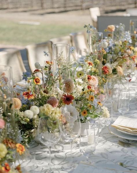 Midsummer Dream Wedding, Garden Wedding Dinner Table, Wildflower Long Table Wedding, Garden Table Wedding, Floral Decor For Wedding, Table Set Ups For Weddings, Flower Decorations Wedding Table, Wildflower Table Scape, Harvest Tables Wedding