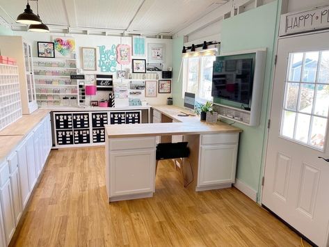 She Shed Craft Room Ideas, Craft Shed Ideas, Craft She Shed, She Shed Interior Ideas, She Shed Craft Room, She Shed Office, She Shed Interior, Office Craft Room Combo, Office Shed