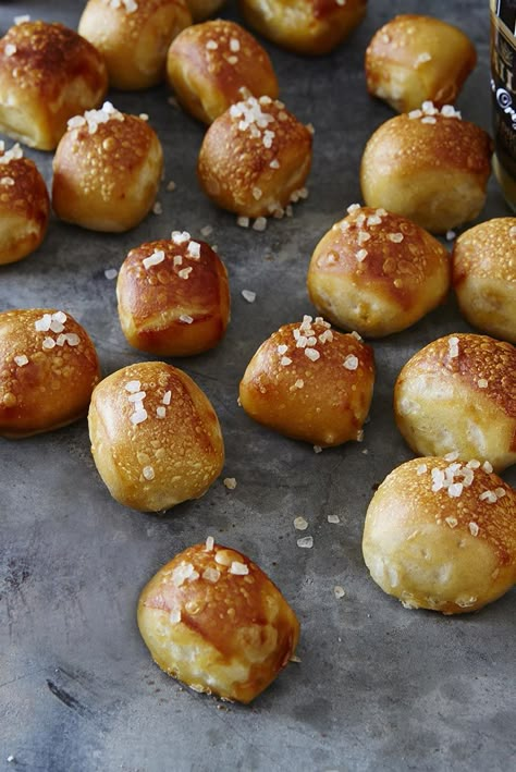 Pretzel Bites Recipe, King Arthur Recipes, Pretzel Bites Recipes, Homemade Soft Pretzels, Bites Recipes, Pretzels Recipe, Dough Ingredients, King Food, Street Vendor