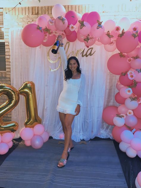 21 Balloon Arch, 21st Balloon Arch, 21st Birthday Balloon Arch, Ballon Arch Grad Party, 21st Birthday Balloon Ideas, Pink Bday, Balloon Archway, 21st Birthday Balloons, 21 Balloons