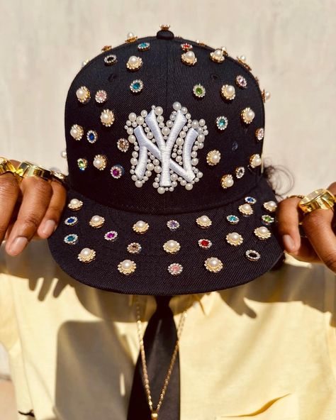 NY Special Edition Hats 🧢 #streetstyle #streetwear #newyork #women #womenfashion #womenfashionstyle #london #motivation #selfcare #inspiration Snapback Outfit, Custom New Era Hats, Ny Cap, Ny Hat, Custom Fitted Hats, Swag Hats, Xoxo Jewelry, Rhinestone Outfit, Dope Hats