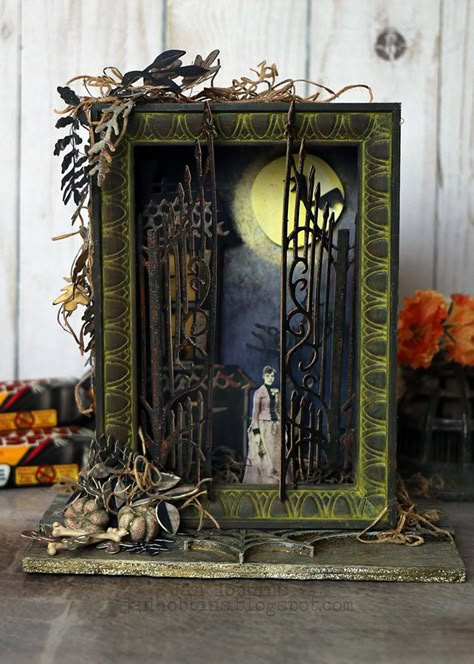 Halloween Vignette, Gate Keeper, Halloween Shadow, Halloween Diorama, Tim Holtz Halloween, Halloween Shadow Box, Tim Holtz Crafts, Casa Halloween, Carte Halloween