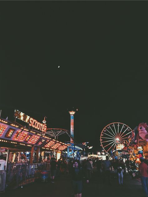 Alameda County Fair, Fair Rides, Country Fair, Parc D'attraction, Fun Fair, County Fair, Beach Reading, Summer Bucket Lists, Night Aesthetic