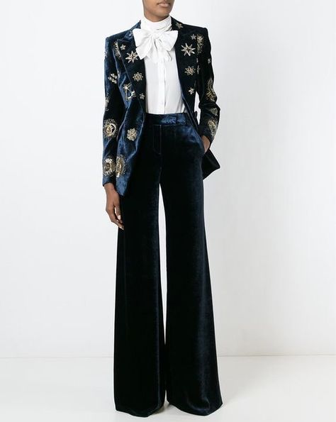 Velvet Pant Suit, Blue Velvet Pants, Velvet Pant, Chique Outfits, Velvet Suit, Wedding Cocktail, Dream Style, Pant Suit, Velvet Pants