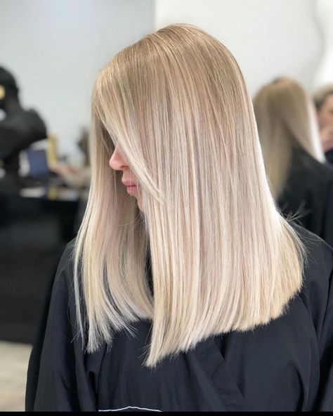 Platinový Blond, Tmavý Blond, Hair Levels, Hair Color Unique, Dyed Blonde Hair, Straight Hair Extensions, Straight Blonde Hair, Blonde Hair Inspiration, Blonde Hair Shades