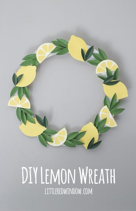 Lemon Wreath Diy, Lemon Home Decor, Paper Wreath Diy, Lemon Crafts, Fiesta Tropical, Lemon Wreath, Paper Wreath, Lemon Decor, Wreath Supplies