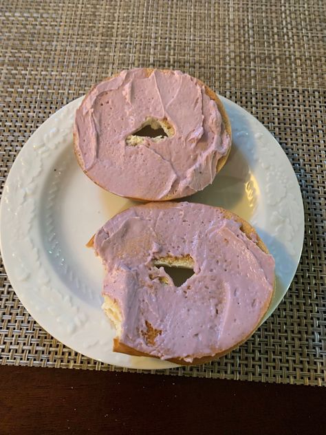 Bagels With Strawberry Cream Cheese, Bagel And Cream Cheese Aesthetic, Bagel Strawberry Cream Cheese, Plain Bagel With Cream Cheese, Bagel With Strawberry Cream Cheese, Bagels Cream Cheese, Bagel With Cream Cheese Aesthetic, Cream Cheese Aesthetic, Bagel Aesthetics