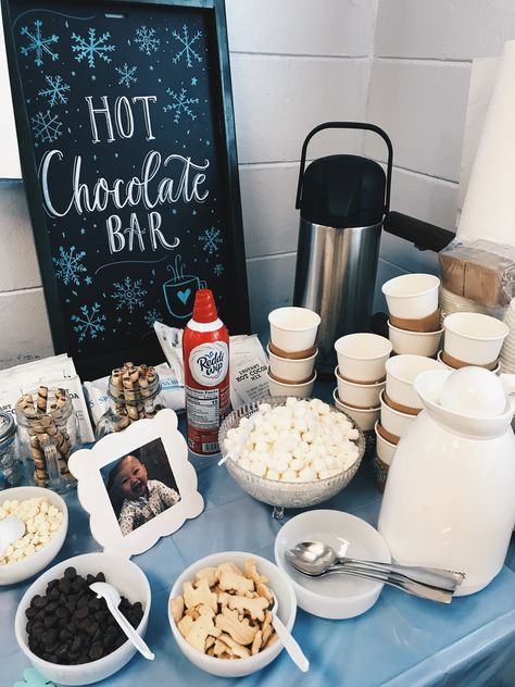 16 Winter Birthday Party Ideas, Christmas Birthday Party 1st Food, Winter Bash Party Ideas, Sweet 16 Party Ideas Winter Theme, Winter Wonderland Birthday Food Ideas, Winter Themed Bday Party, December Birthday Party Food Ideas, Cozy Winter Birthday Party Ideas, First Birthday In Winter