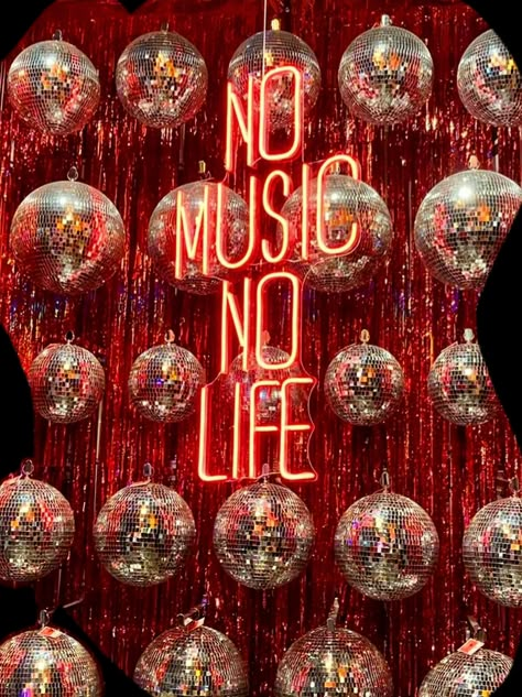 No Music No Life, Wc Decoration, Disco Birthday Party, Disco Party Decorations, Disco Glam, Disco Theme, Disco Balls, Disco Party, Xmas Party