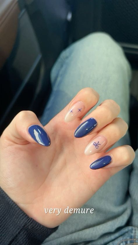 Plan Almond Nails, December Nails Navy Blue, Cute Star Nails Short, Winter Simple Nail Designs, Winter Nail Inspo Short Almond, Navy Inspired Nails, Dark Blue Nails With White Design, Nail Inspo Homecoming, Light Blue Nail Ideas Almond