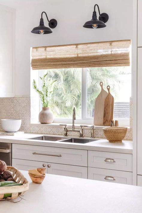 21 Modern Window Trim Ideas to Elevate Your Space Kitchen Window Over Sink Ideas, Kitchen Window Decor Ideas, Kitchen Window Decor, Window Over Sink, Kitchen Shades, Kitchen Sink Window, Kitchen Window Sill, Classic Tile, Over Sink