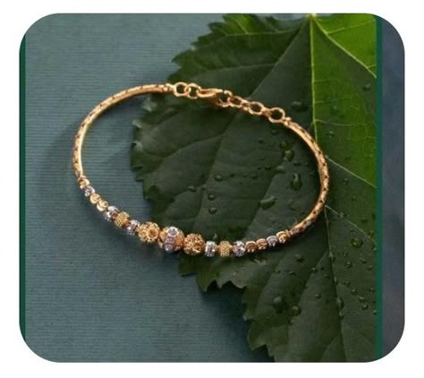 Bracelets Gold Simple For Women, Cook Beautiful, Antique Gold Bracelet, Jewelry White Gold, Gold Bracelet Simple, Antique Gold Jewelry Indian, 22k Gold Jewelry, Gold Jewelry Simple Necklace, Gold Necklace Indian Bridal Jewelry