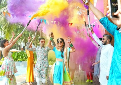 Pool Party Entry Ideas, Wedding Holi Party, Pool Haldi Decor, Entry For Haldi, Haldi Ceremony Entry, Beach Haldi, Haldi Inspiration, Haldi Pool Party, Haldi Entry