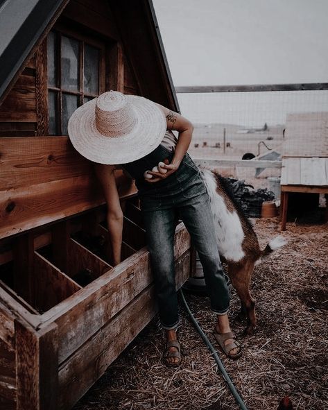 Farmcore Aesthetic, Nest Boxes, Backyard Farm, Farm Wife, Future Farms, Farm Clothes, Farm Photography, Farm Lifestyle, Farmer Wife