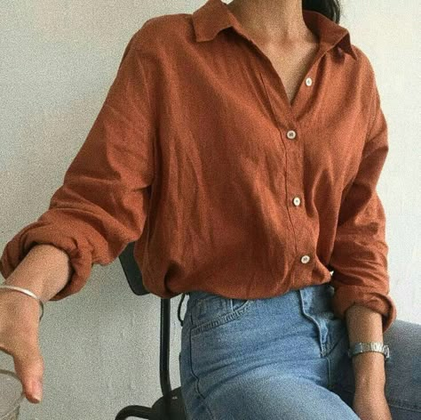 Cute Party Outfits, Minimalist Moda, Hair Color Orange, Lounge Outfits, Women Fashion Ideas, Lounge Outfit, Brown Shirt, 90s Fashion Outfits, Elegante Casual