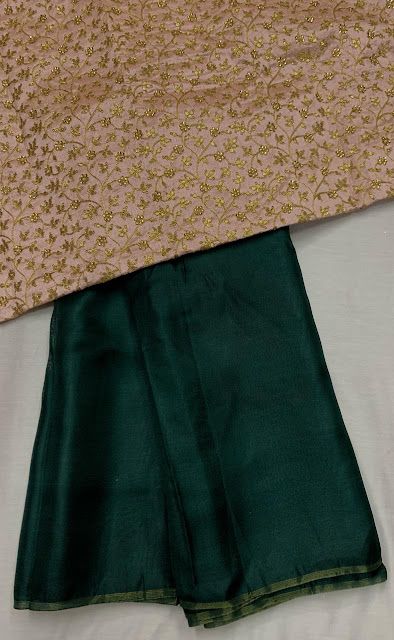 Green Colour Pattu Blouse Designs, Bottle Green Colour Combinations Dress, Plain Saree Color Combinations, Long Saree Blouse Designs, Saree Types, Saree With Designer Blouse, Plain Sarees, Jute Silk Saree, Combination Dresses