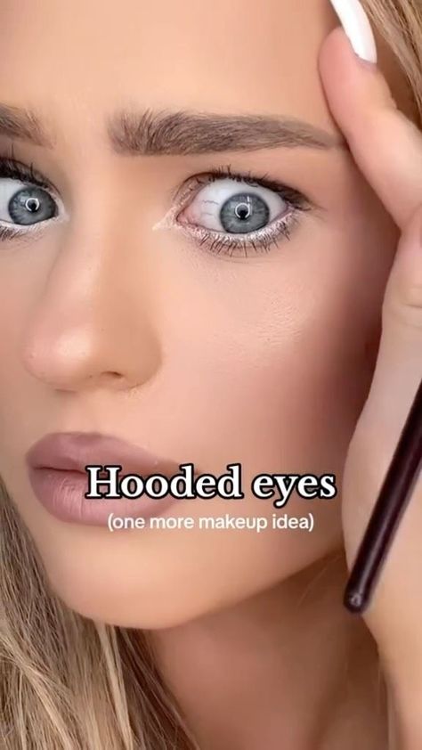 Droopy Eye Makeup, Eye Makeup Idea, Makeup For Hooded Eyelids, Hooded Eyes Tutorial, Eye Makeup For Hooded Eyes, Eyeshadow For Hooded Eyes, Hooded Eye Makeup Tutorial, Eye Makeup Cut Crease, Hooded Eyelids