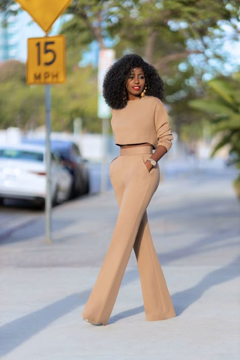 Long Pants Outfit Classy, Pants And Long Sleeves Outfit, Classy Professional Outfits Work Attire, High Waisted Slacks Outfit, 2023 Designer Fashion, Long Dress Work Outfit, Style Pantry Outfits, High Waist Trousers Outfit Classy, Elegant Work Outfits Classy