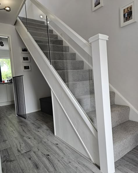 🏡✨ Finished up the a detail of this house renovation project! 🛠️ We've added a stunning white balustrade with embedded glass, giving it an elegant and brighter look. ✨🌟 Loving how it turned out! #HouseRenovation #HomeImprovement #Elegance #BrighterLook #staircasebanisters #glassbalustrades #glassstairs 🏡✨ Hallway Glass Bannister Ideas, Small House Renovation Ideas Living Room, White Glass Staircase, Balustrade Ideas Indoor, Hallway Flooring Ideas Entrance Halls, Bright Hallway Ideas Colour, Glass Banister Ideas, Newbuild House Interiors, Glass Bannister Ideas