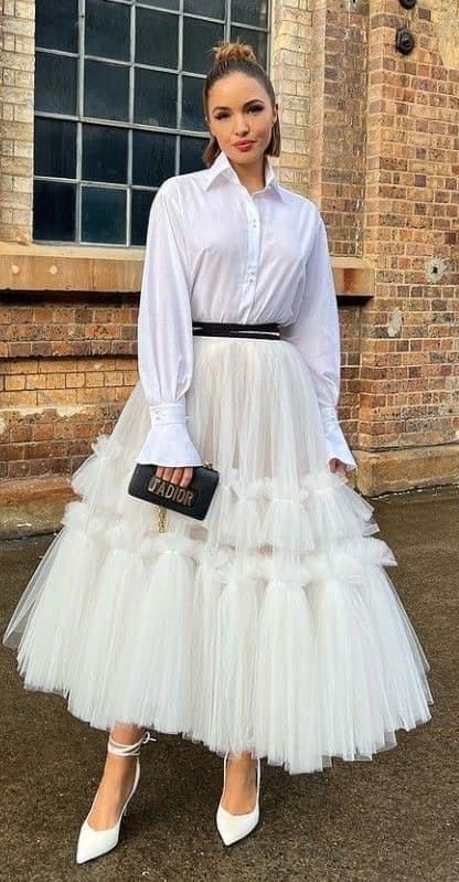 White Tulle Skirt Outfit, Tulle Skirt Outfit Casual Street Style, Tulle Skirt Outfits Casual, Long Tulle Skirts, Unique Skirts Design, Elegant Skirt Outfits, Ruffle Tulle Skirt, Tutu Skirt Outfit, Tulle Skirts Outfit